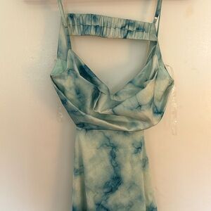 Fore backless dress